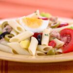 Macarrones con atún y tomate
