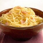 Espaguetis rápidos con jamón y queso