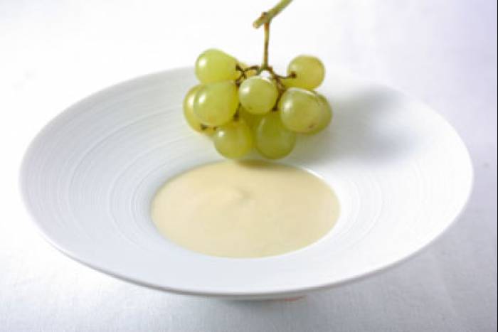 Crema de ajo blanco