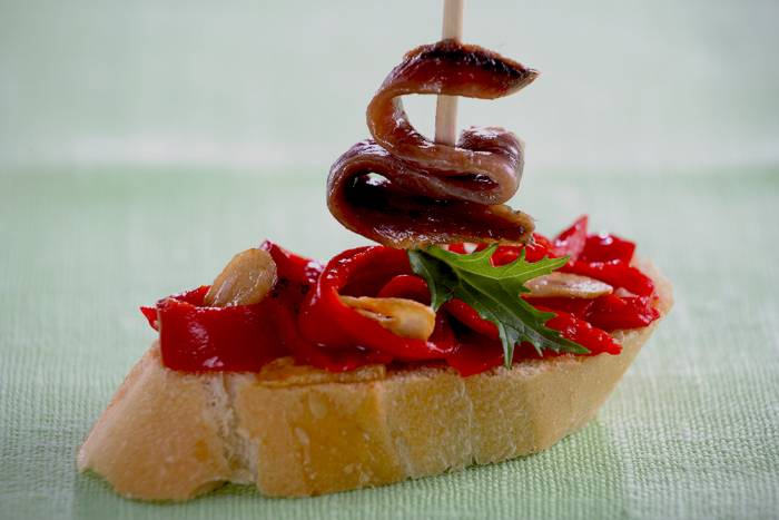 Montaditos de pimientos del piquillo
