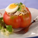 Tomates rellenos de atún