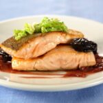 Salmón al vino tinto