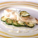 Pechugas de pollo con calabacines y crema