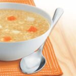 Sopa de pollo con maravilla