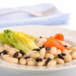 Ensalada de alubias blancas con salmón ahumado