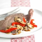 Filete de avestruz con salsa de champiñones