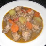 Conejo en salsa de higado al vino tinto