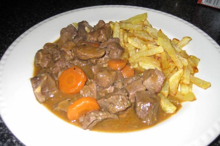 Lengua estofada con zanahorias