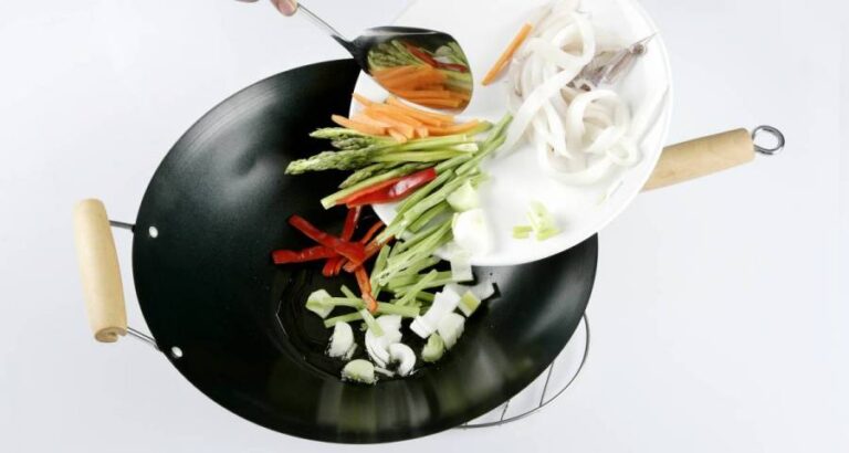 Mantener sartenes, planchas y wok de hierro