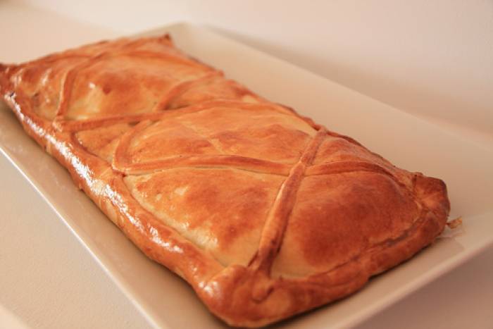 Empanada de bacalao con espinacas