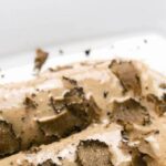 Canelones de pollo de corral y foie gras con bechamel de colmenillas