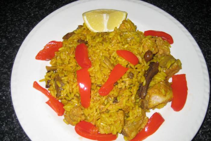 Arroz con costillas y setas