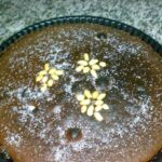 Rico bizcocho de chocolate con avellanas