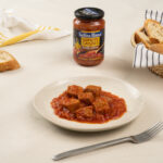 Atún con tomate