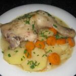 Muslos de pollo guisados con vino