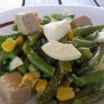 Ensalada de judías verdes con atún, huevo y maiz
