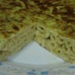 Tortilla de macarrones y gambas al horno