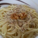 Espaguetis con salsa roquefort y nueces