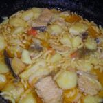 Patatas y fideos con bacalao