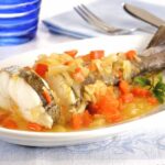 Merluza al horno con verduras