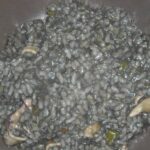 Arroz con chipirones en su tinta