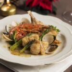 Rape con cebolla y gambas