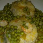 Guiso de merluza con guisantes