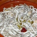 Sucedáneo de angulas al ajillo