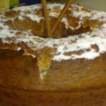 Bizcocho de canela con almendras crudas