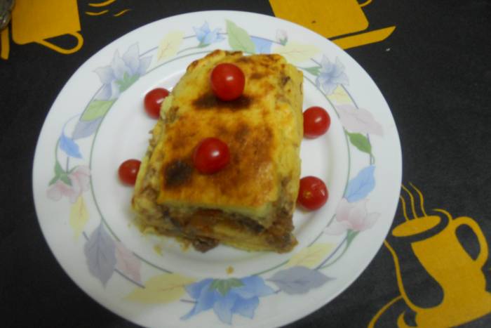 Rollo de puré de patatas y carne