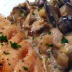 Lomo de salmón con salsa de setas
