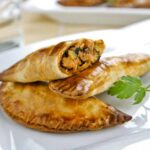 Empanadillas rellenas de verduras y atún