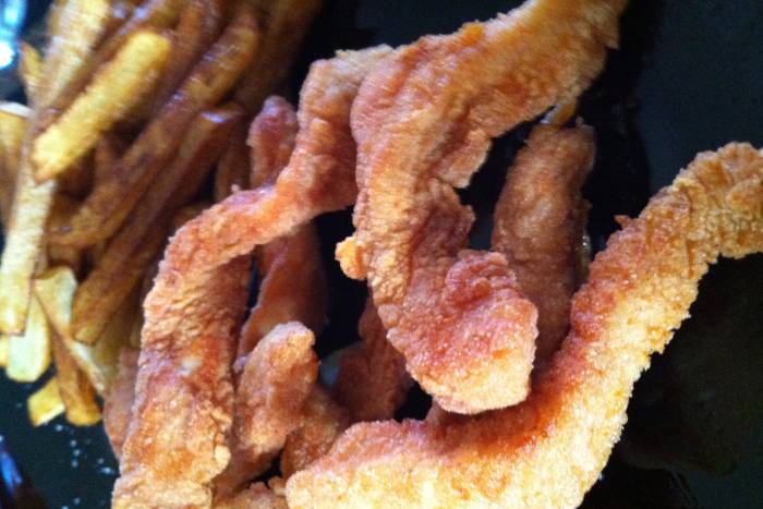 Tiras de pavo frito