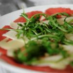 Carpaccio Harry's con salsa de Sydney Pollock