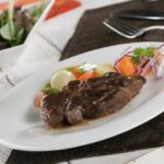 Morcillo de ternera guisado con vino tinto