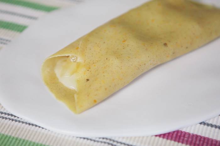 Rollitos de crep rellenos de gorgonzola