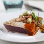 Lomo de atún a la parrilla con salsa de ñoras