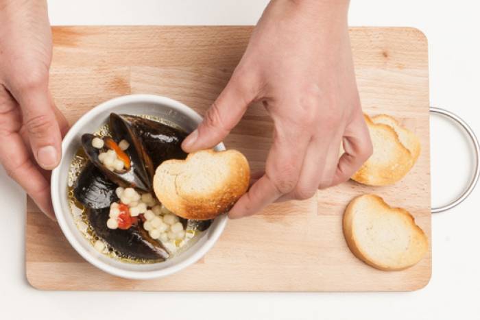Picatostes de pan para acompañar la sopa