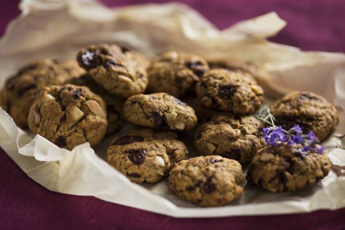 Galletas de nueces y almendras con chocolate