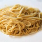 Espagueti con salsa de verduras de invierno