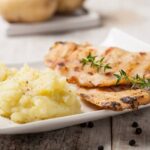 Pavo a la plancha con puré de patatas