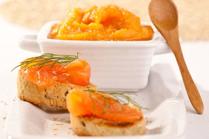 Crema de zanahorias y salmón