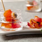 Pincho de caquis secos
