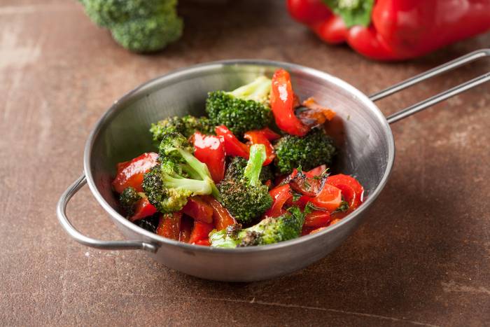 Salteado de pimiento y brócoli