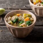 Sopa de puerro y trigo