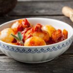 Cebollas con tomate