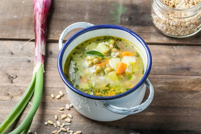 Sopa minestrone con verdura