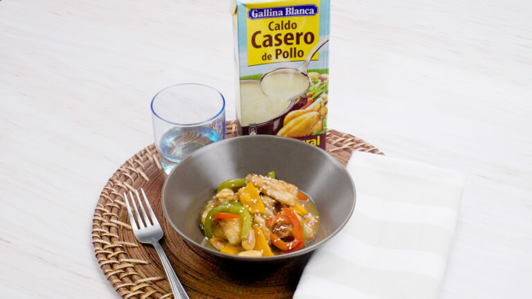 Pollo con salsa de almendras