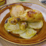 Muslo de pollo asado con patatas