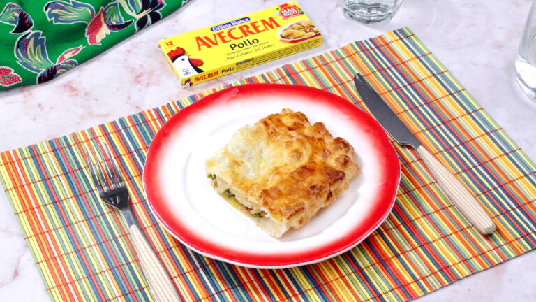 Hojaldre relleno de verduras y pollo